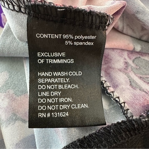 Calessa‎ women’s size Large v-neck with handkerchief style bottom dress - Picture 8 of 10